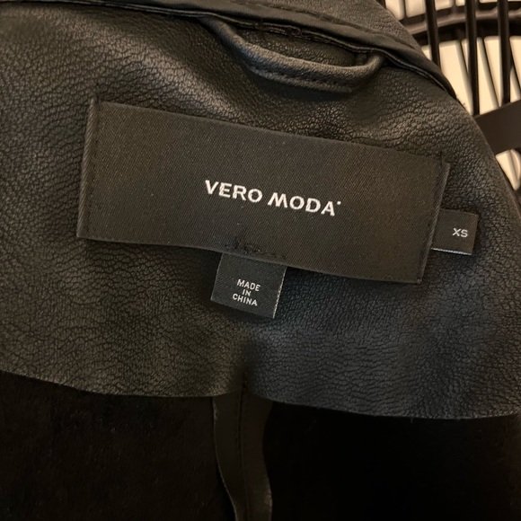 Veto Moda vegan leather jacket with faux suede lining - Picture 3 of 8